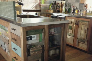 ���R�f�ނ̵��ް���݁E���ް�Ƌ�@�O�d���鎭�s�yCalmfurniture �ߓ��Ƌ�z�߲ݍނ̉����L�b�`��